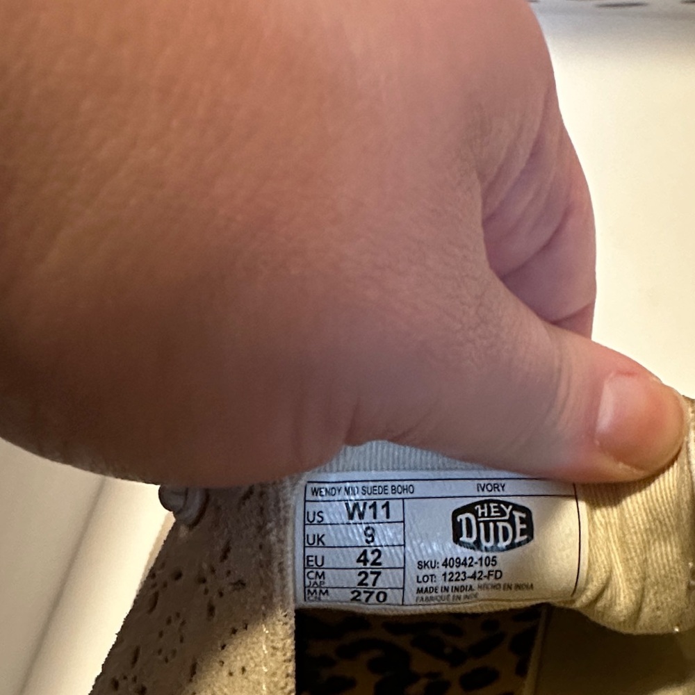 Hey Dude Beige Moccasins - Picture 7 of 14